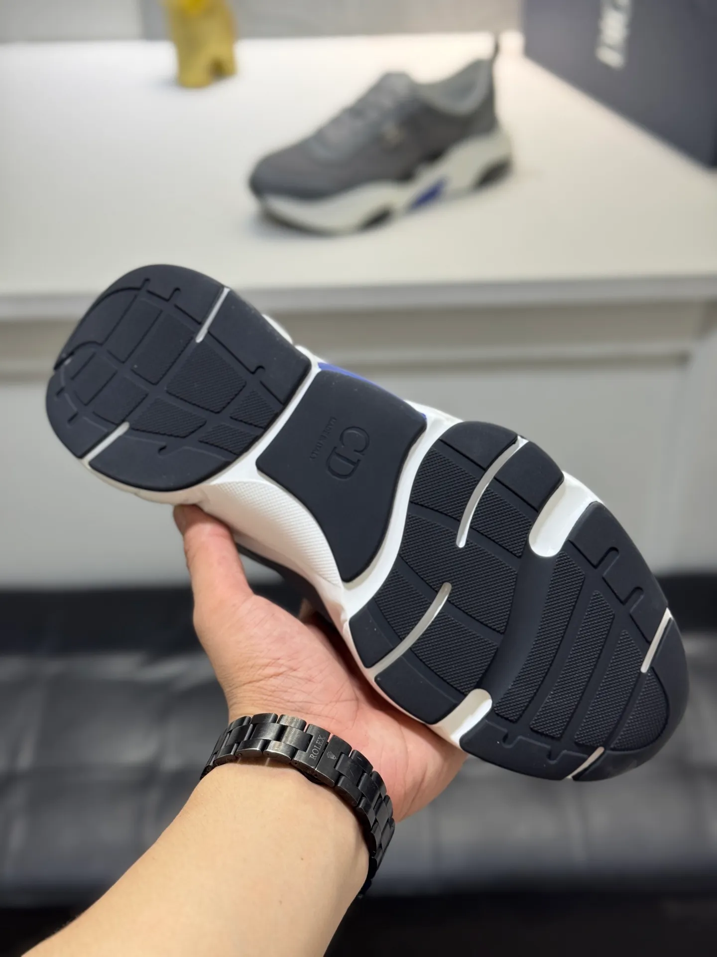 Men's shoes 💰440【New style】🪳🪳(Dior) popular model【New style】⚠⚠️Top purchasing agent🔍🔍Men's HK counters are on sale simultaneously. Sole: The original sole is specially provided by the original factory. The exclusive movable molded sole is super comfortable. The original factory follows the order. 🔍🔍The high-quality multi-color splicing design is exquisite and unique, and the cowhide stitching mesh lining💪Details determine the quality. We only make shoes with care. You can enter and exit the counter at will. Welcome to compare🇮🇹Size: 38-44 (45 customized